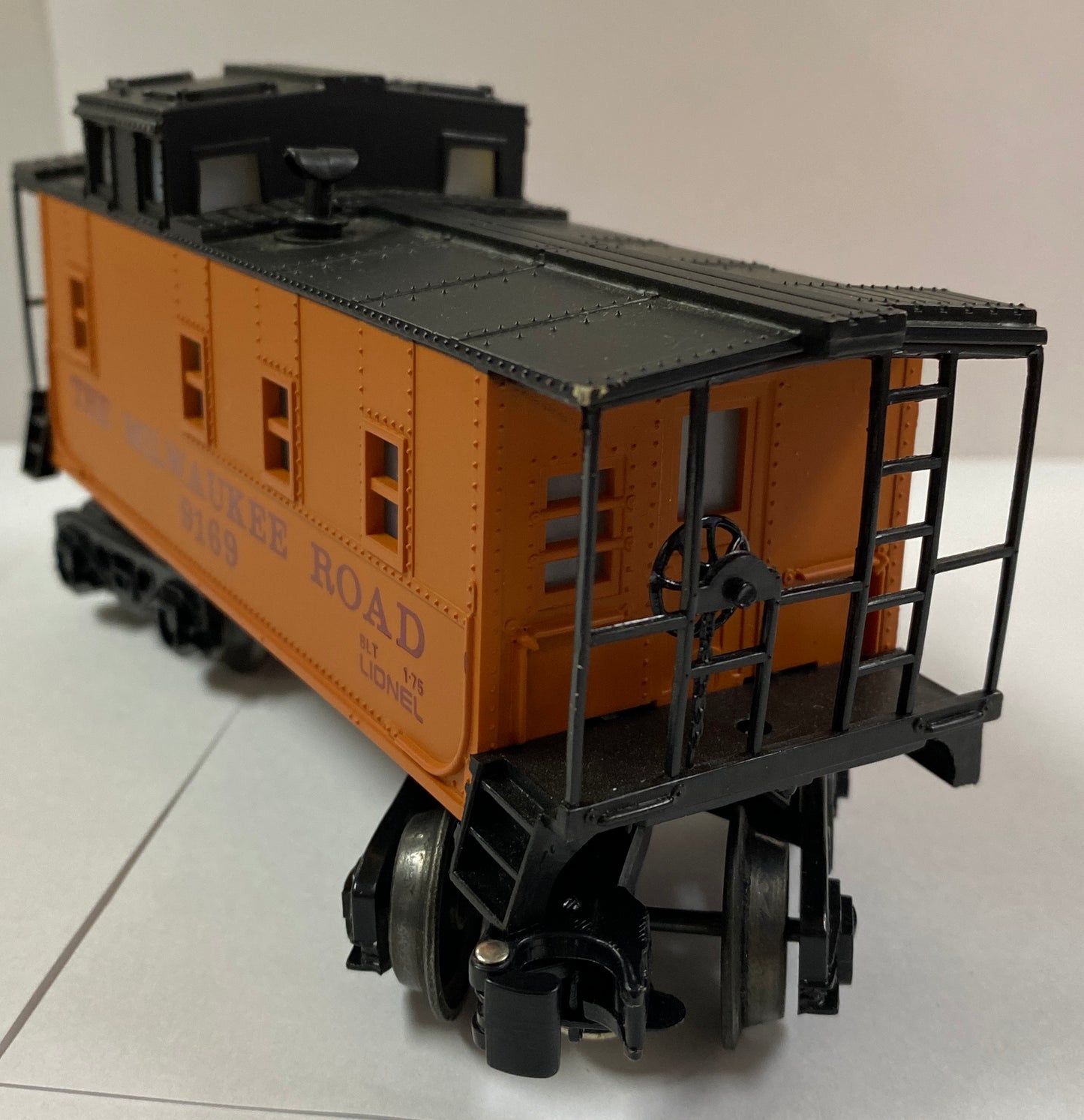 Lionel 6-9169 Milwaukee Road Illuminated Caboose | Condition is *USED*